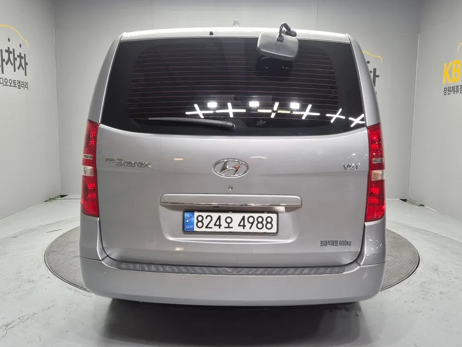 Hyundai Starex