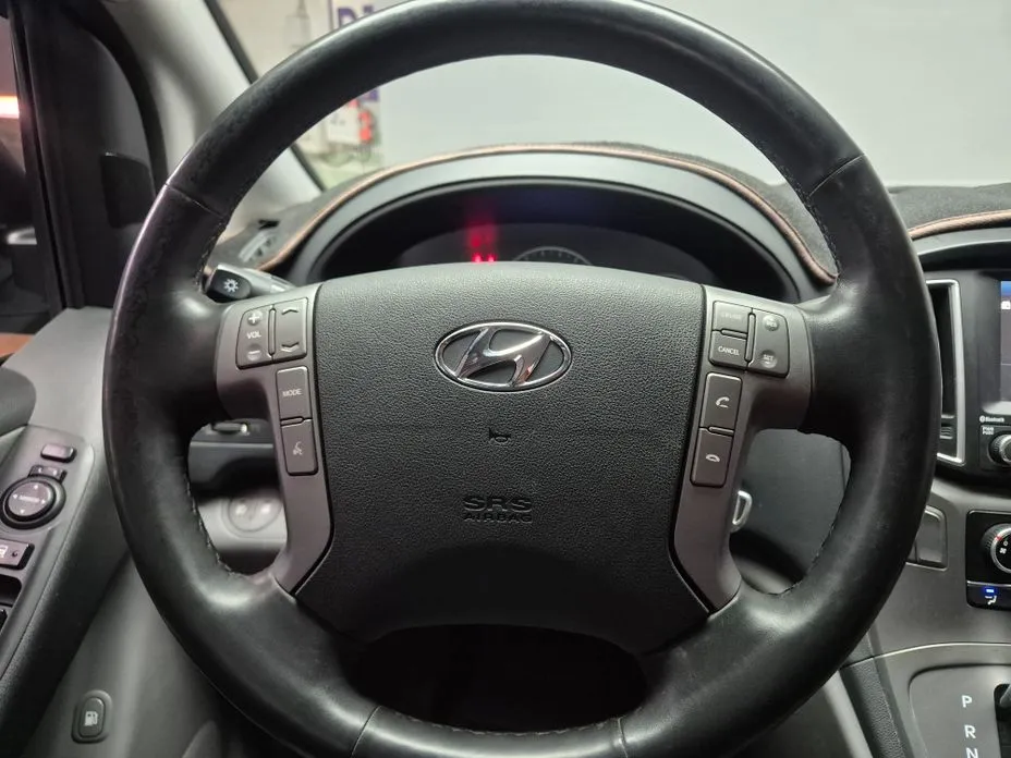 Hyundai Starex