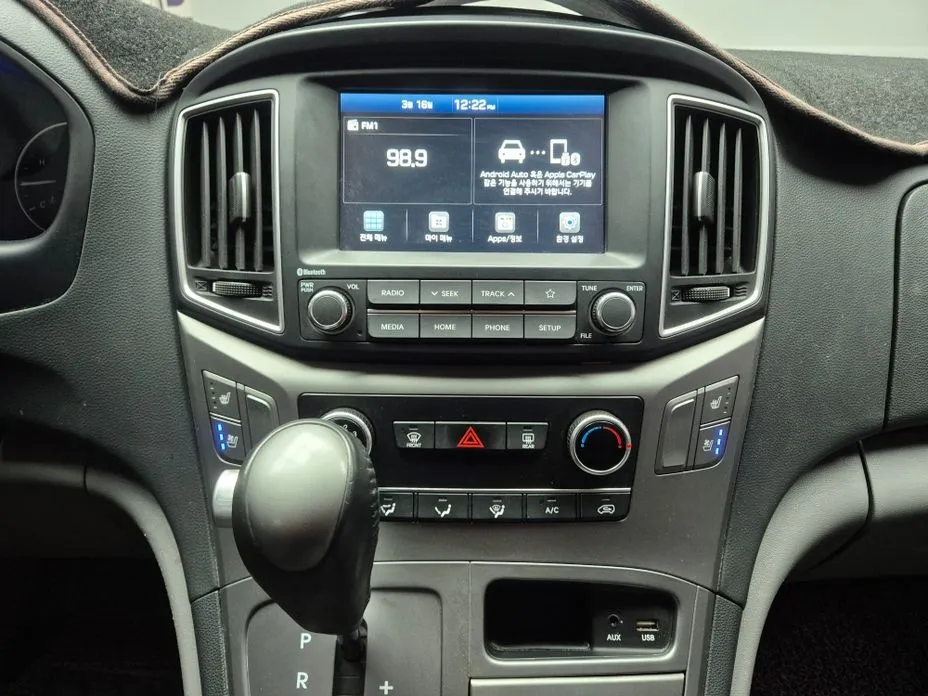 Hyundai Starex