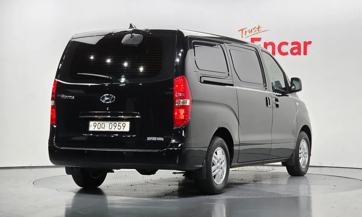 Hyundai Starex