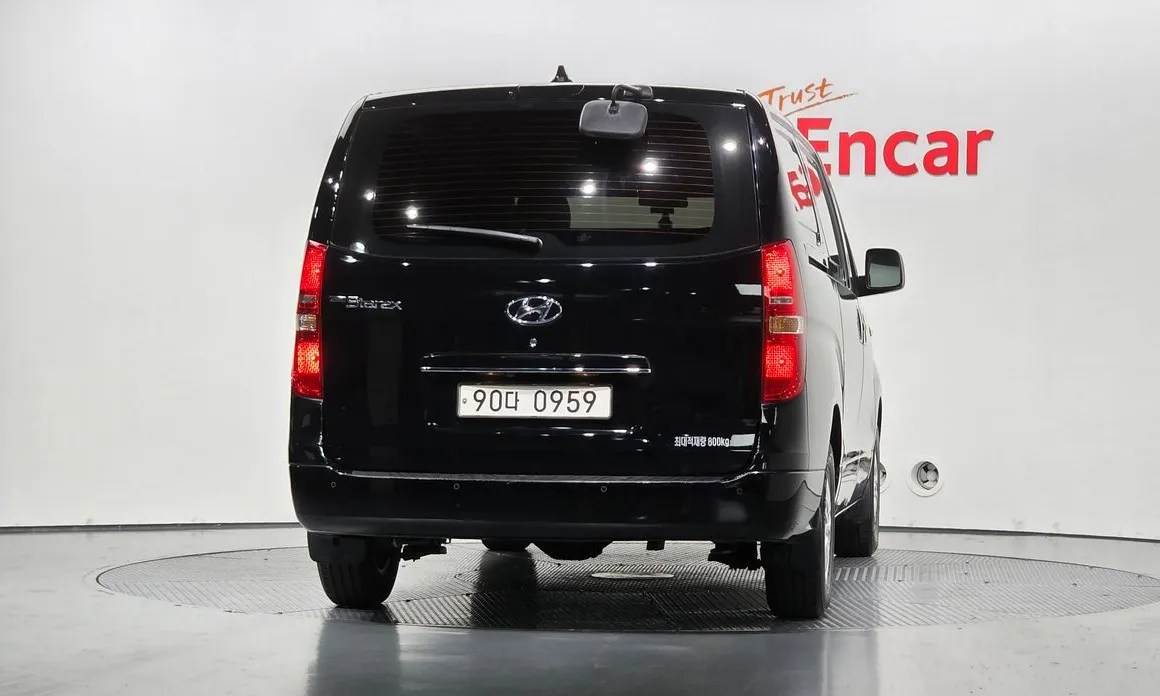 Hyundai Starex