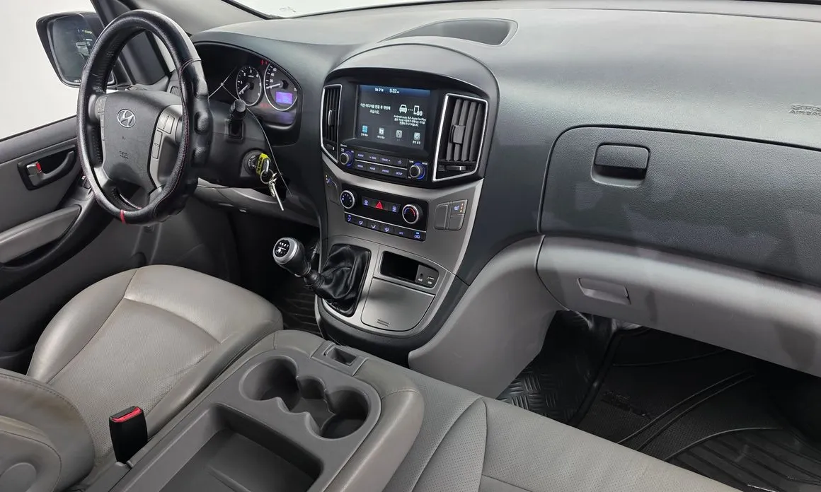 Hyundai Starex