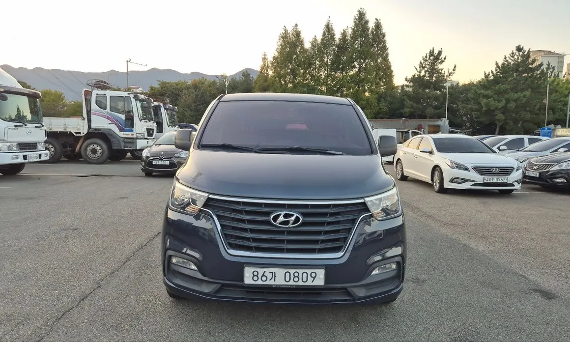 Hyundai Starex