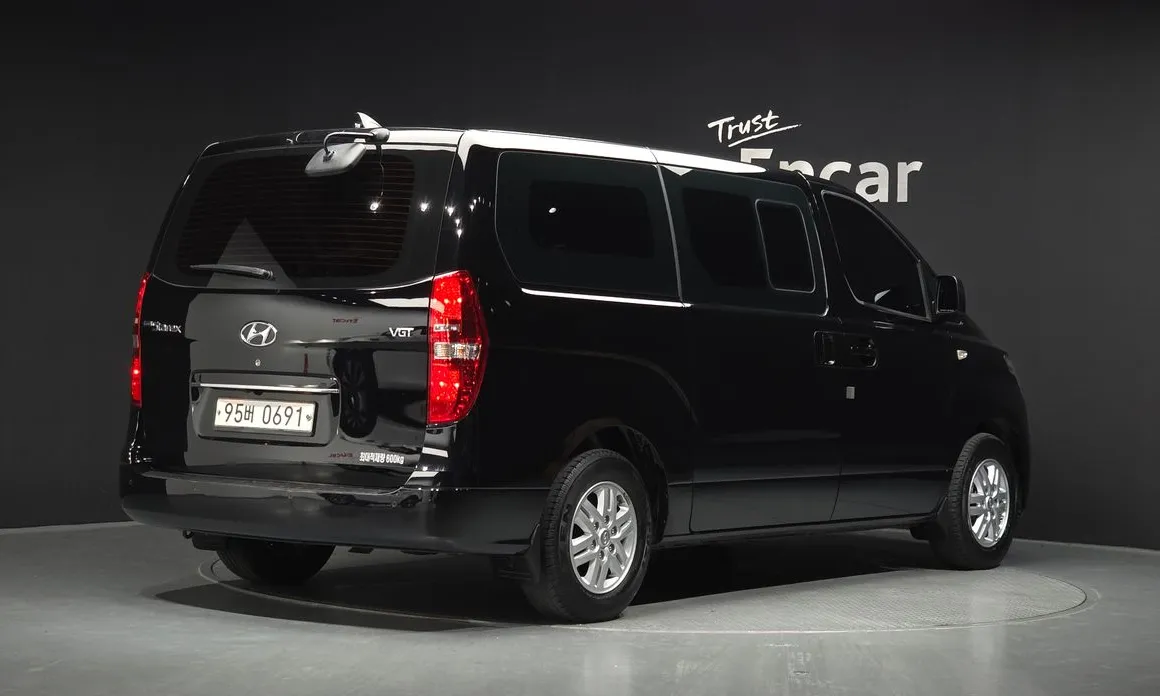 Hyundai Starex