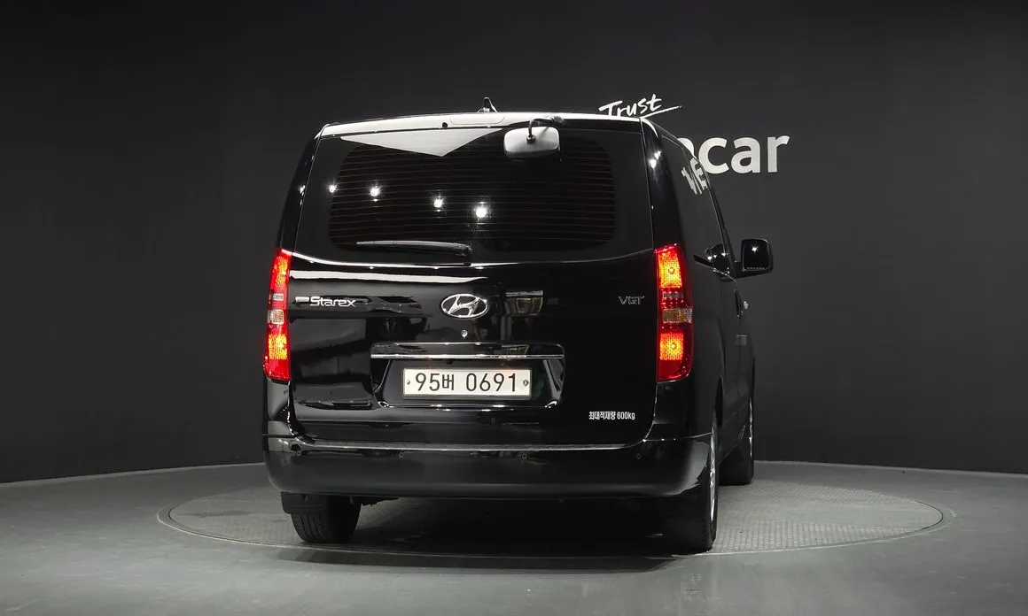 Hyundai Starex