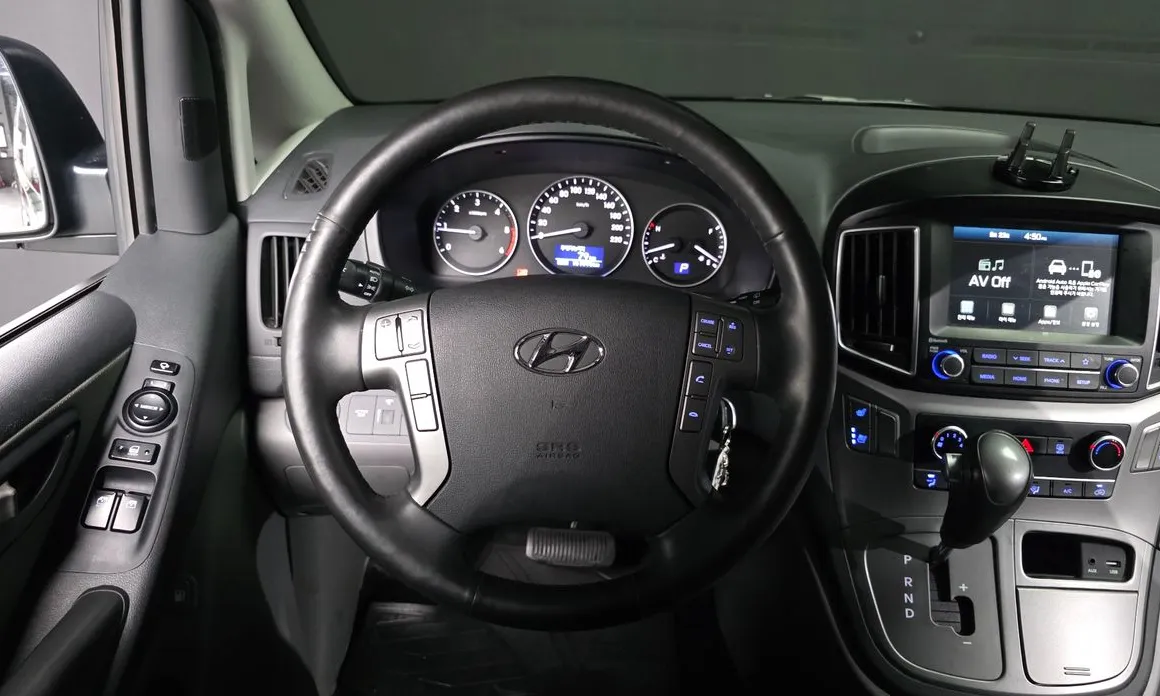 Hyundai Starex