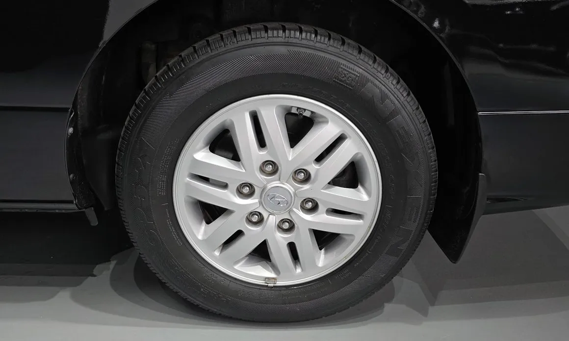 Hyundai Starex