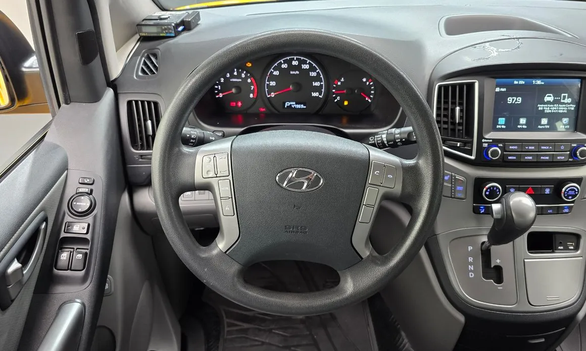 Hyundai Starex