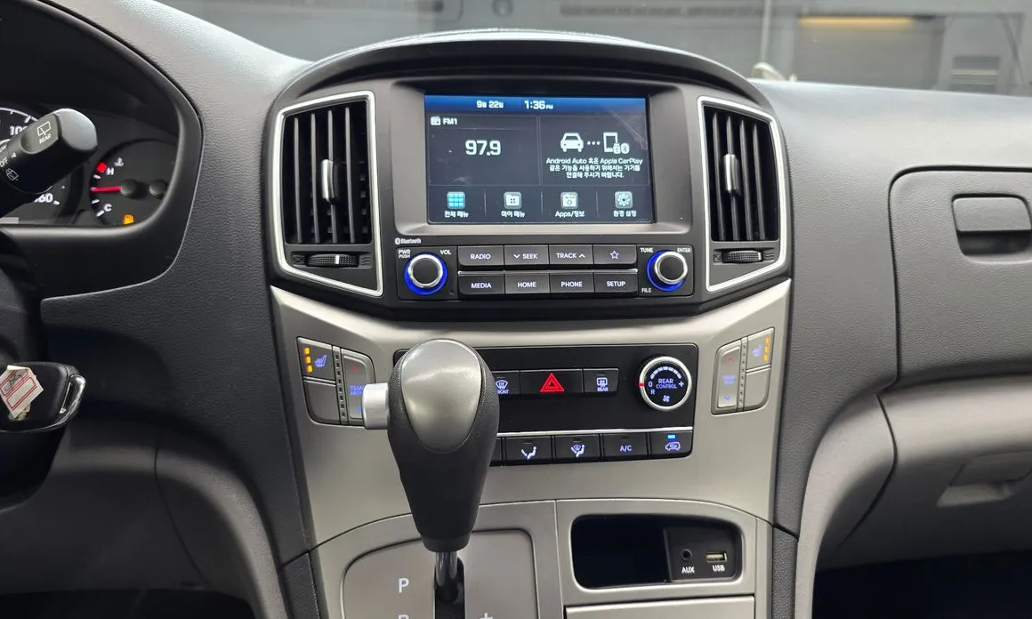 Hyundai Starex