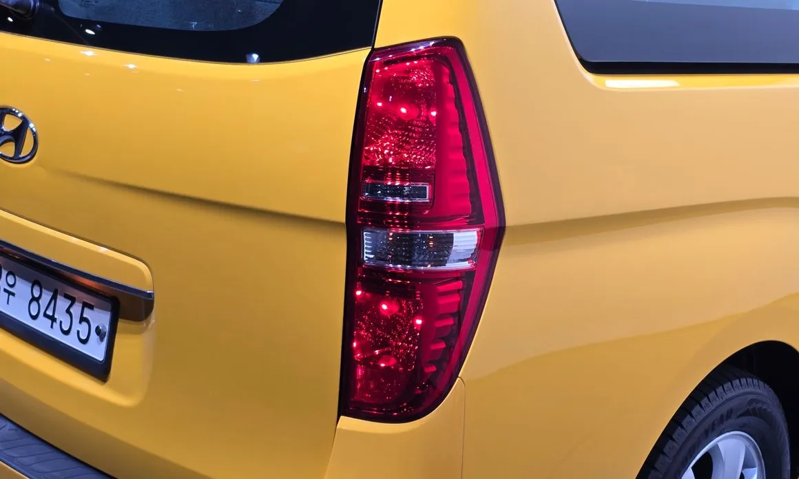 Hyundai Starex