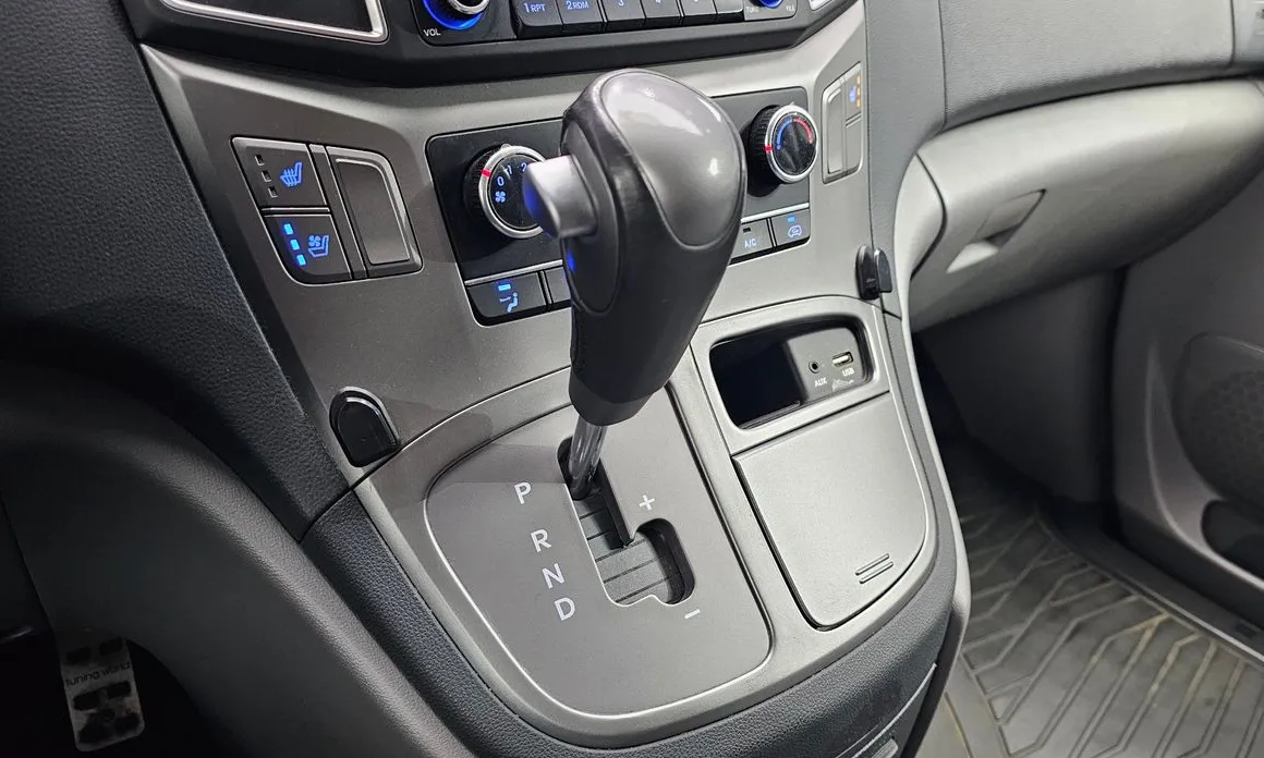 Hyundai Starex