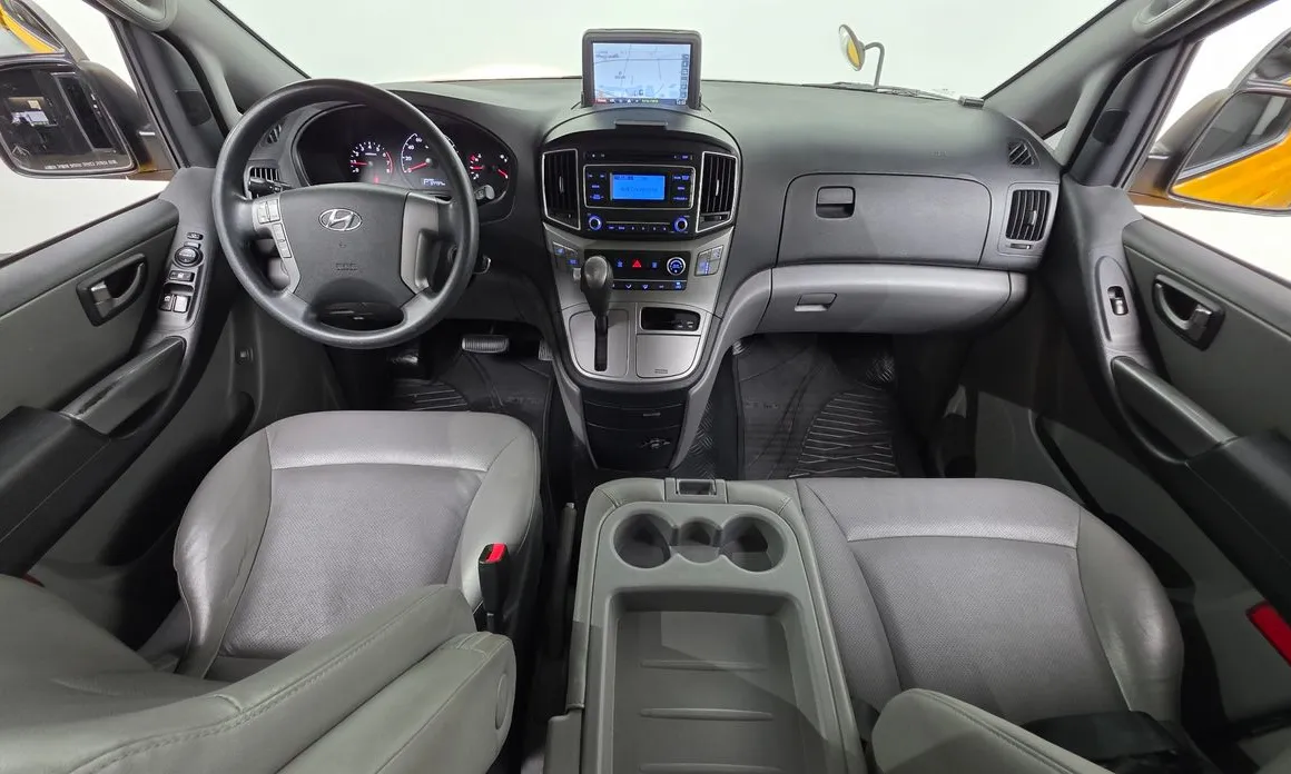 Hyundai Starex