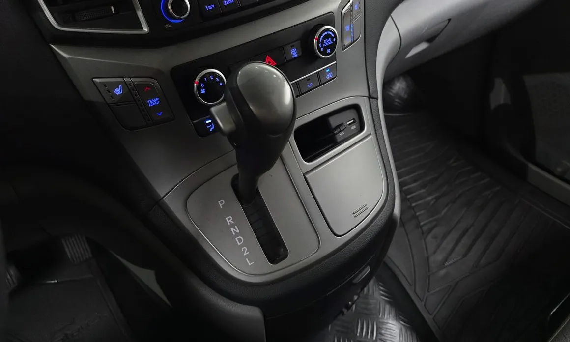 Hyundai Starex