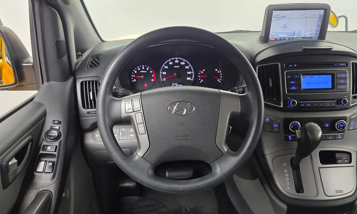 Hyundai Starex