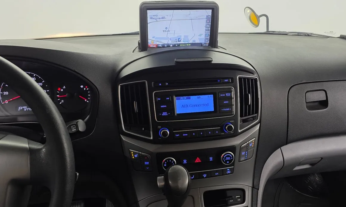 Hyundai Starex