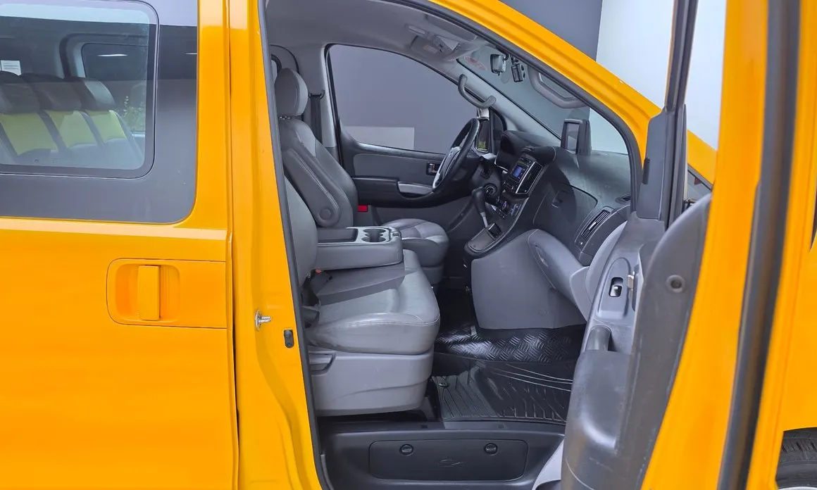 Hyundai Starex