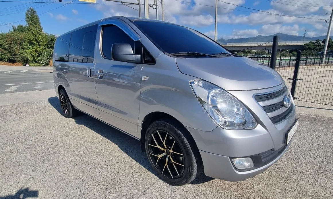 Hyundai Starex