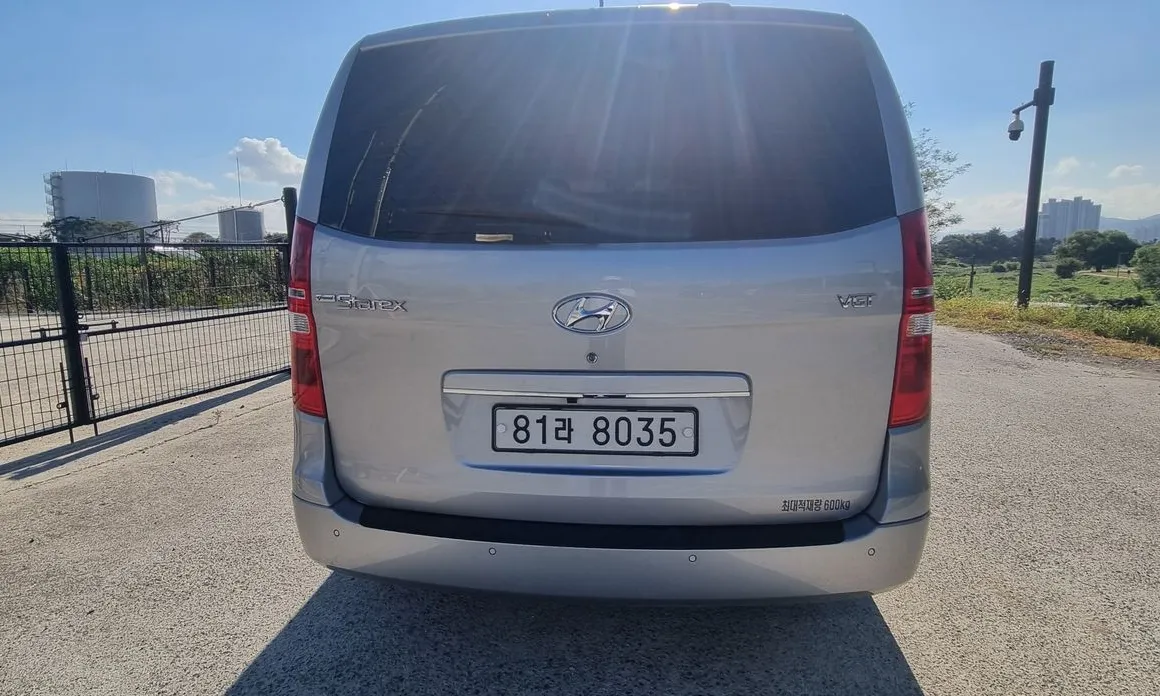 Hyundai Starex
