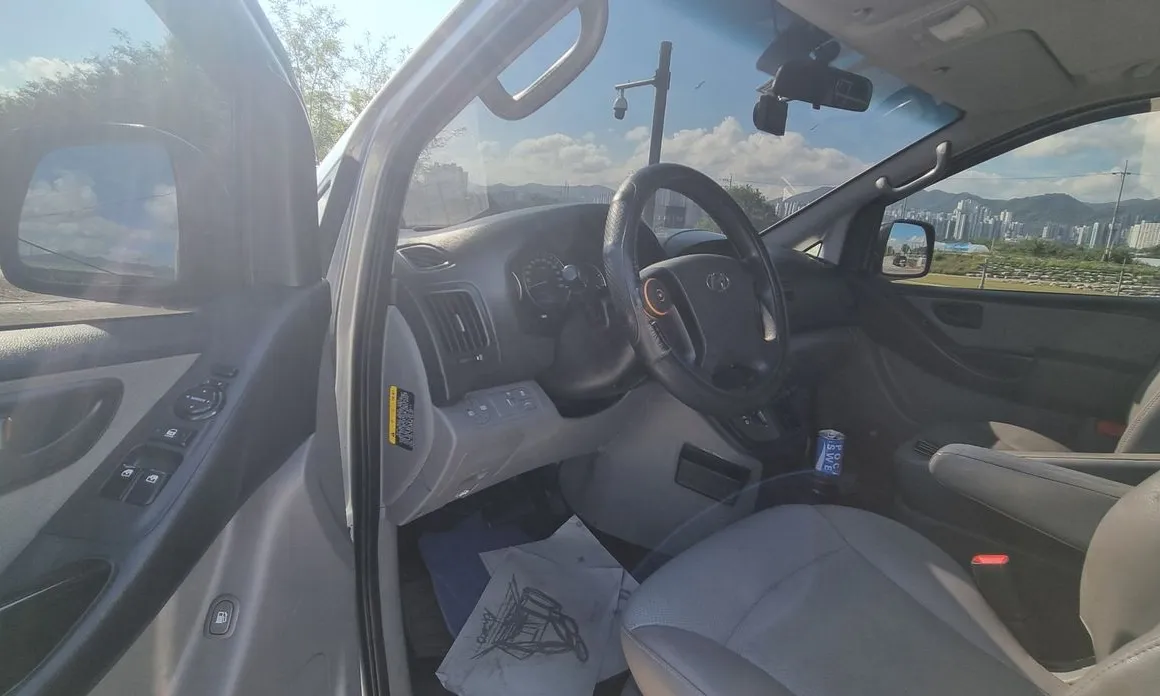 Hyundai Starex