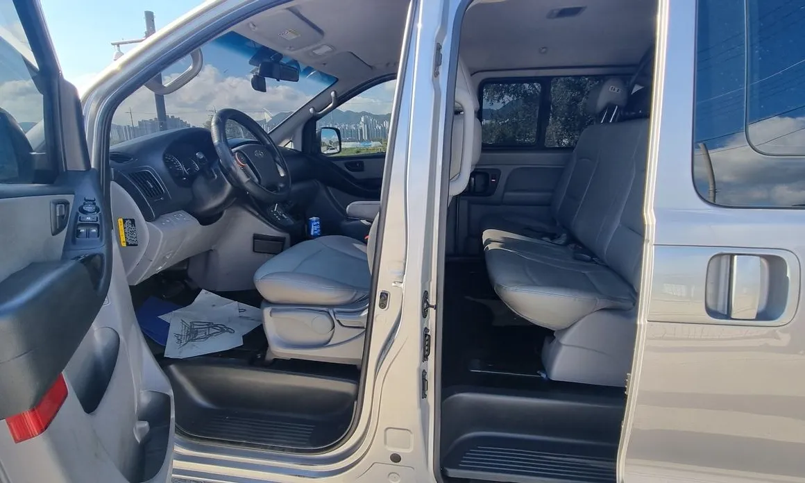 Hyundai Starex