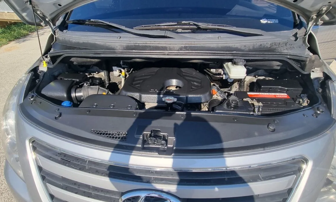 Hyundai Starex