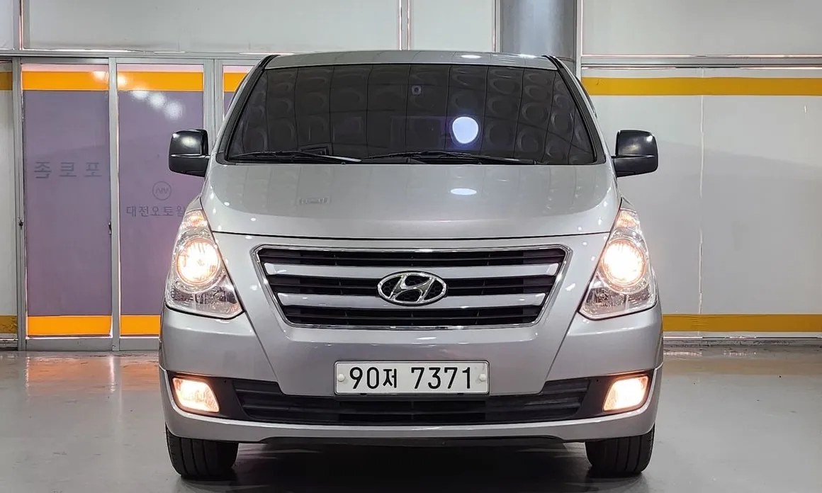 Hyundai Starex