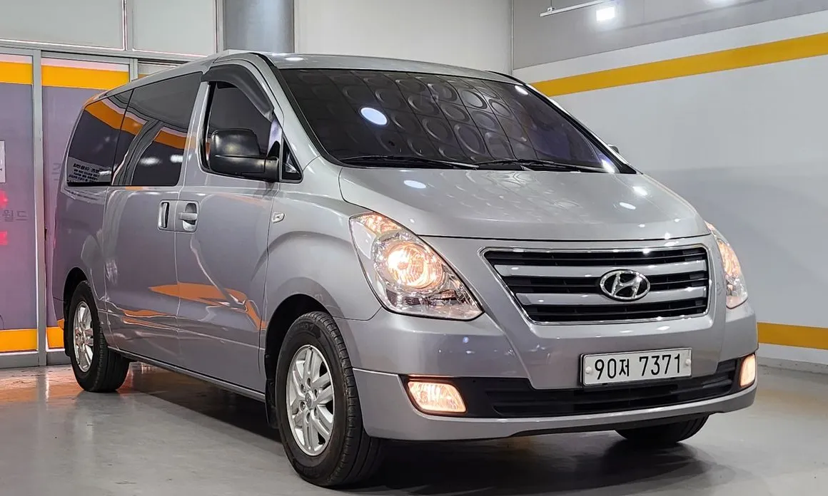 Hyundai Starex