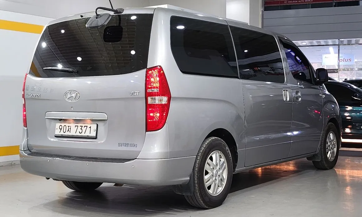 Hyundai Starex