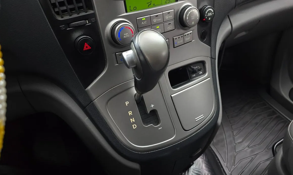 Hyundai Starex