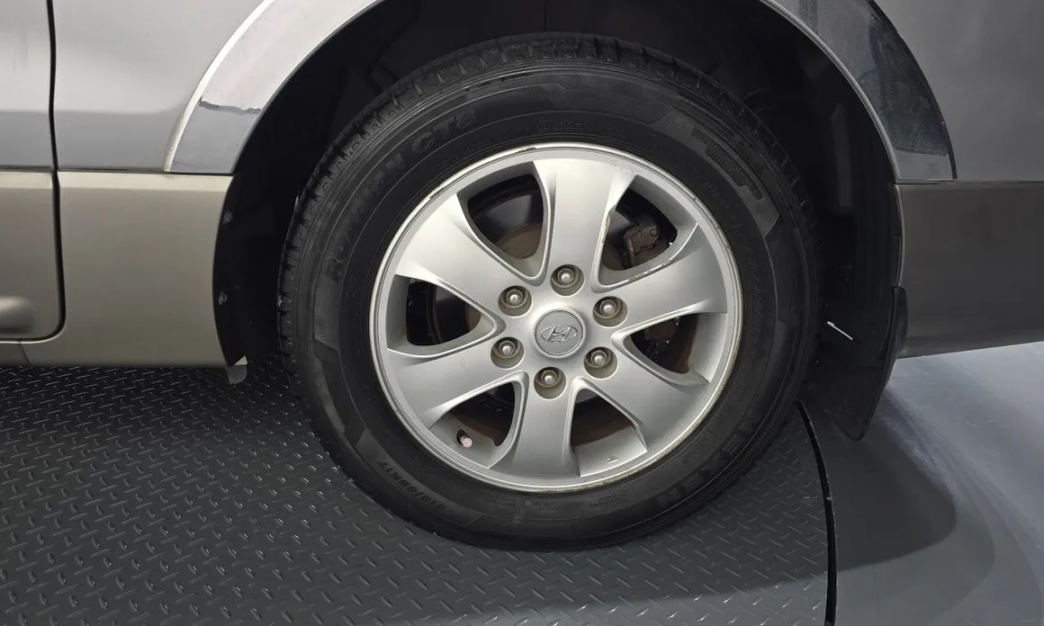 Hyundai Starex