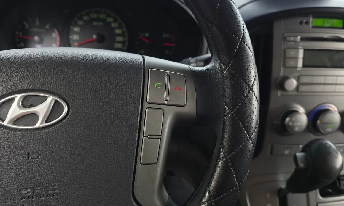 Hyundai Starex
