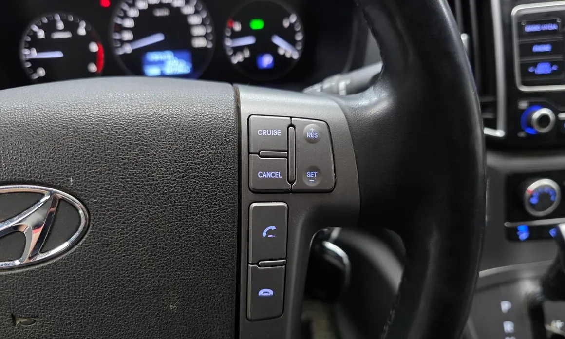 Hyundai Starex