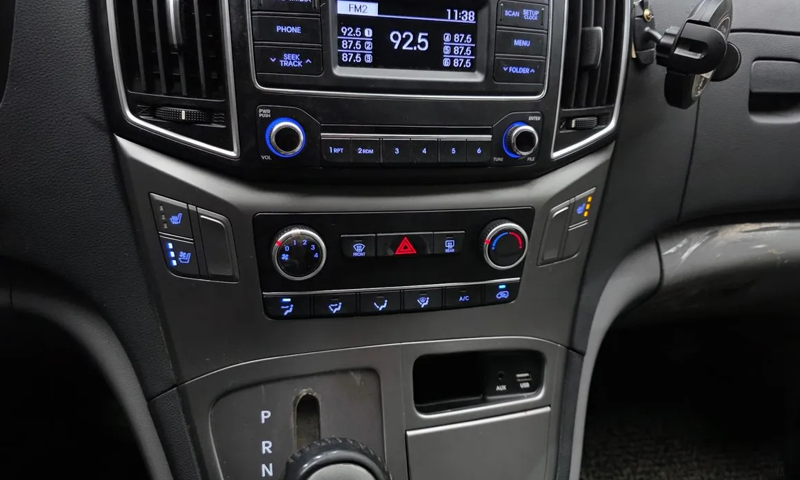Hyundai Starex