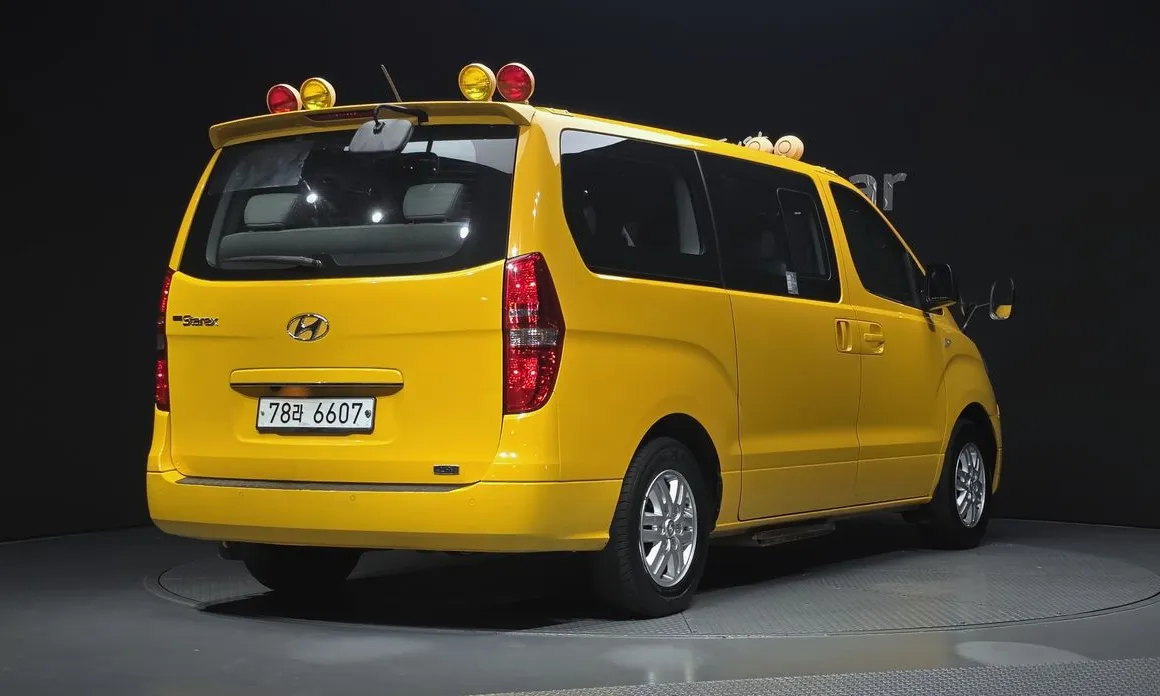 Hyundai Starex