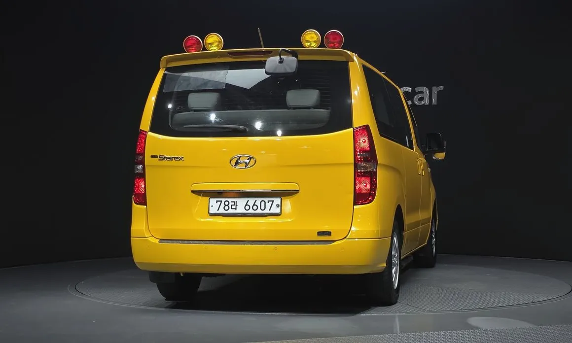 Hyundai Starex
