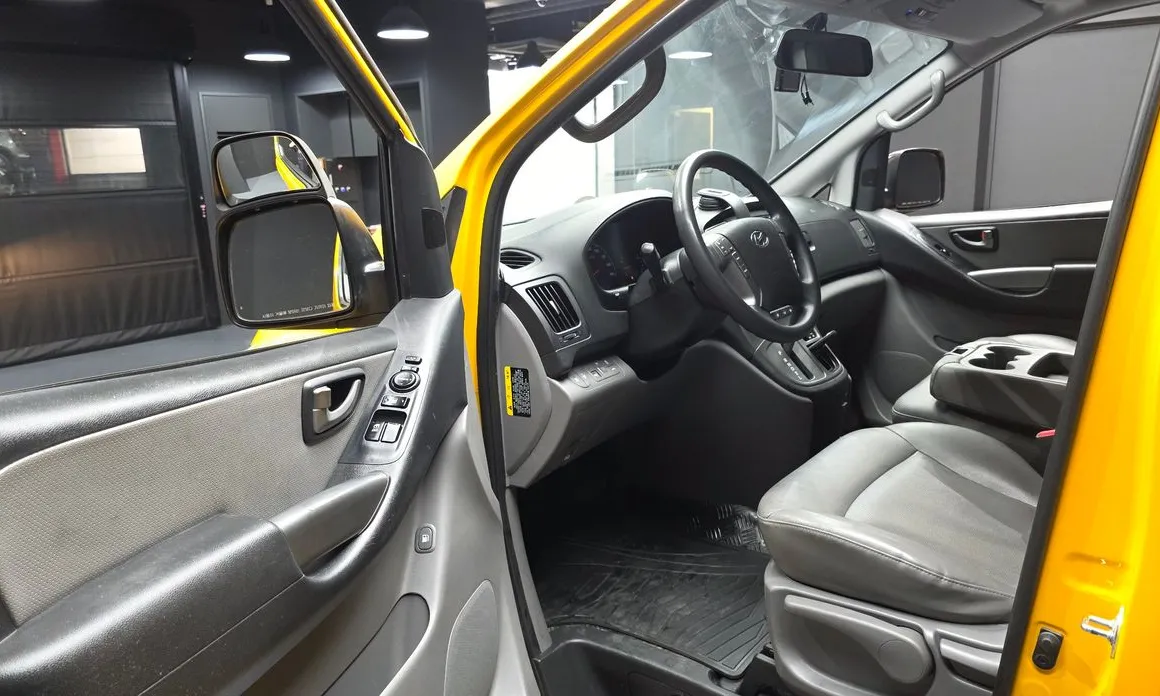 Hyundai Starex
