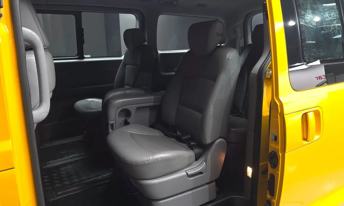 Hyundai Starex