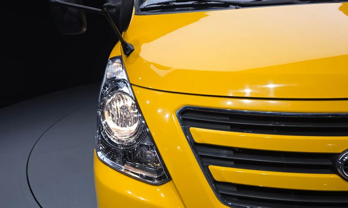 Hyundai Starex
