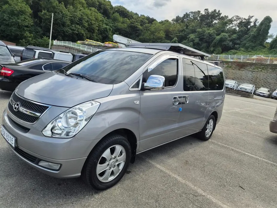 Hyundai Starex