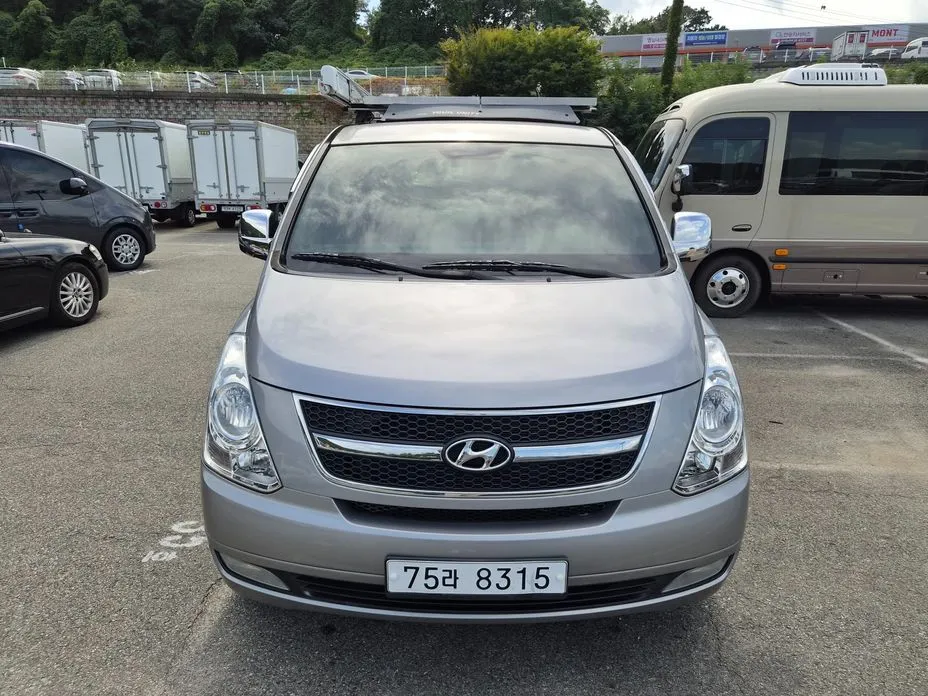 Hyundai Starex