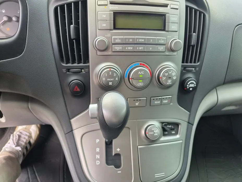 Hyundai Starex