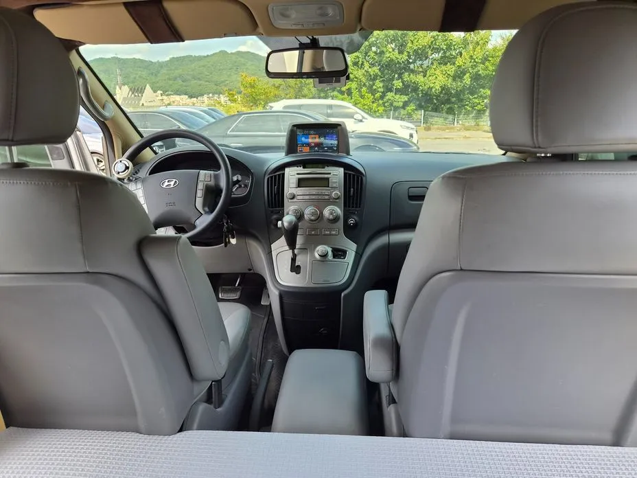 Hyundai Starex