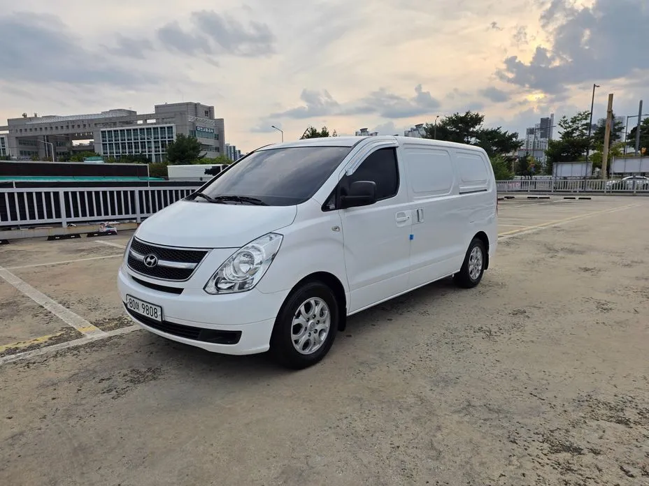 Hyundai Starex