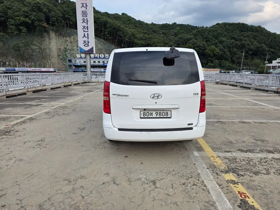 Hyundai Starex