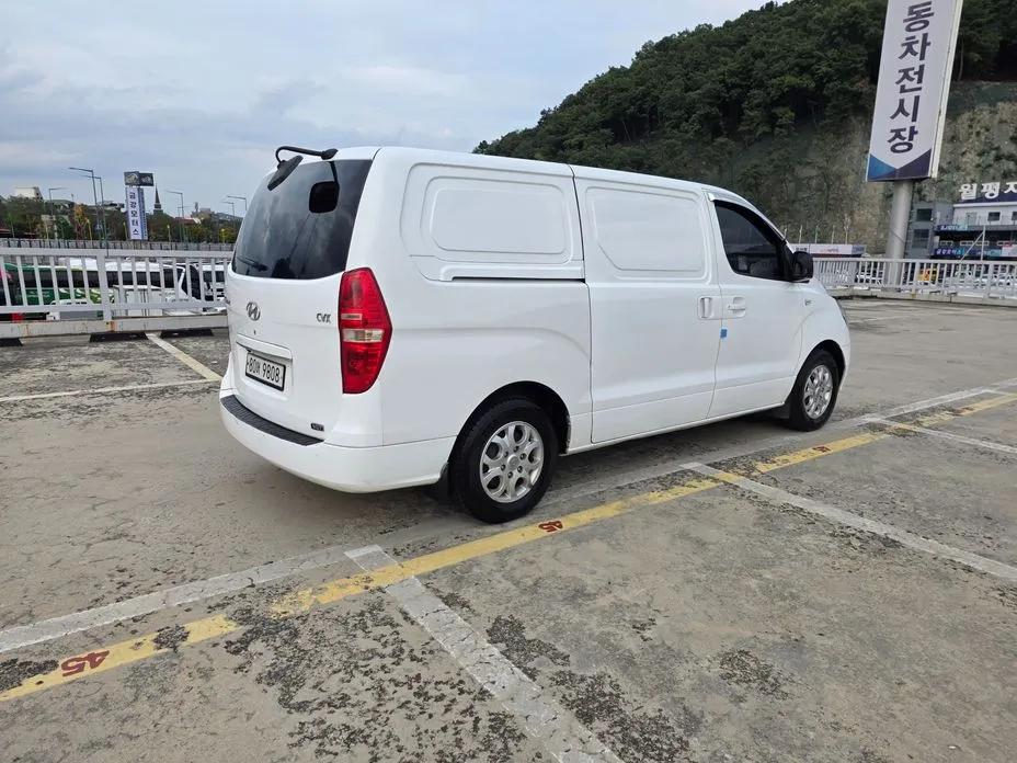 Hyundai Starex