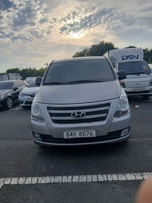 Hyundai Starex