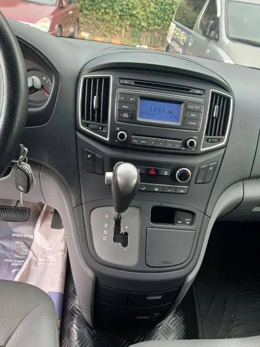 Hyundai Starex