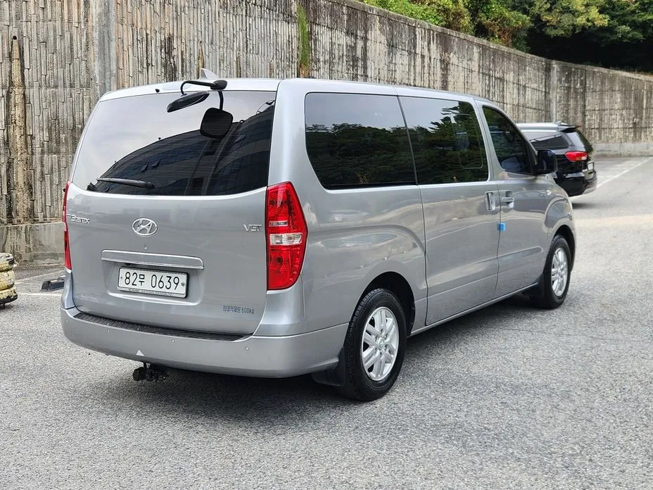 Hyundai Starex