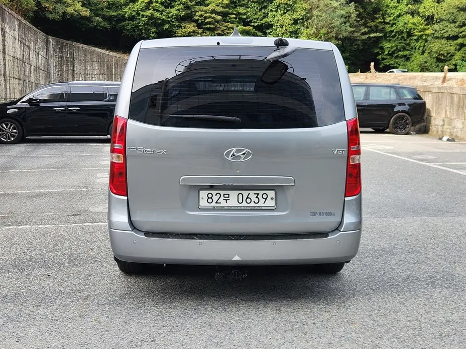 Hyundai Starex