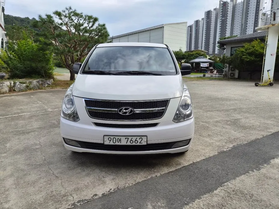 Hyundai Starex